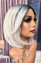 Load image into Gallery viewer, "Petra Silver"💕Basic