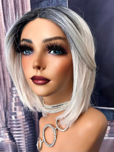 Load image into Gallery viewer, "Petra Silver"💕Basic