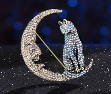 Load image into Gallery viewer, &quot;Cat over the moon Brooch&quot;❤️
