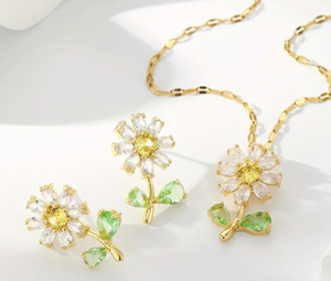 "Crystal daisy earrings"🌼Gold
