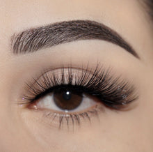 Load image into Gallery viewer, &quot;Sophies Glam lash&quot; Mink lashes ~Full &amp; cat eye
